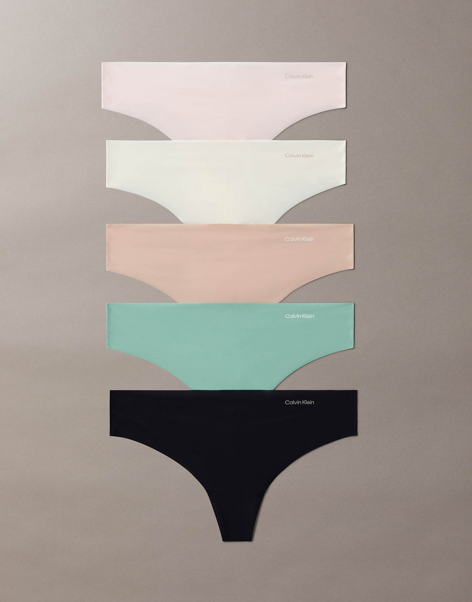 - Calvin Klein 5 multi 19790₽