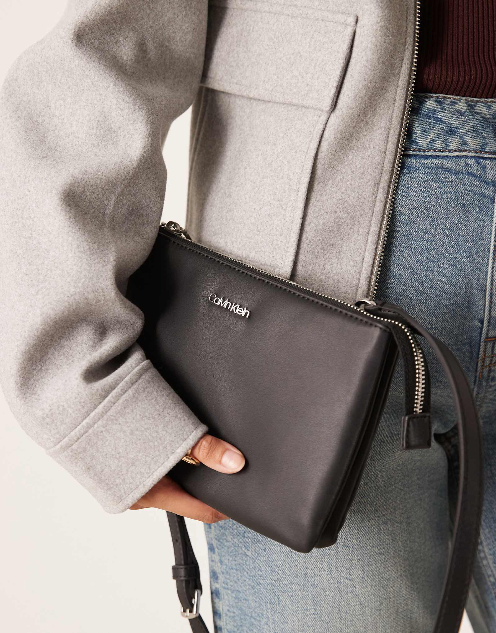 Calvin Klein Jeans Black 13690₽