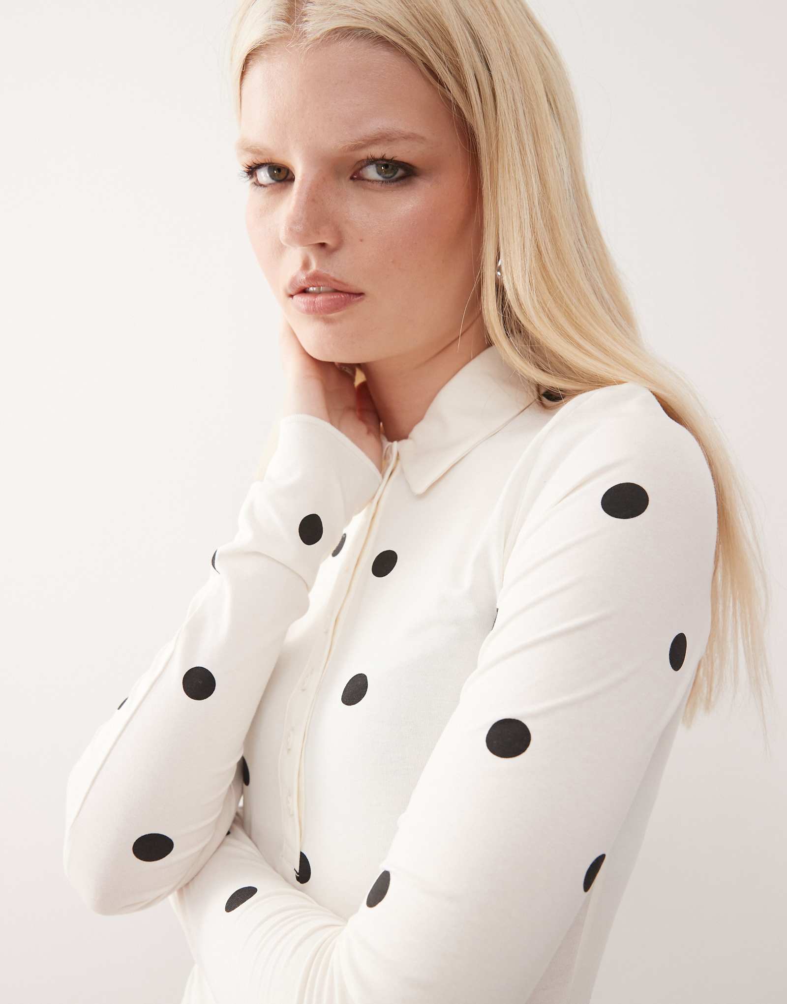 - Monki white and black 8590₽