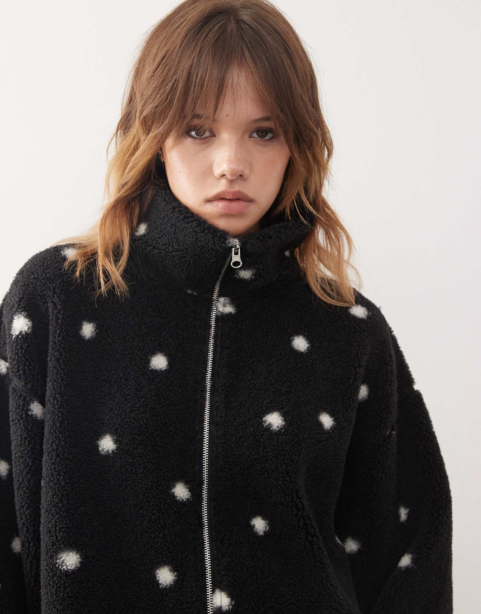 Monki - black and white 12890₽