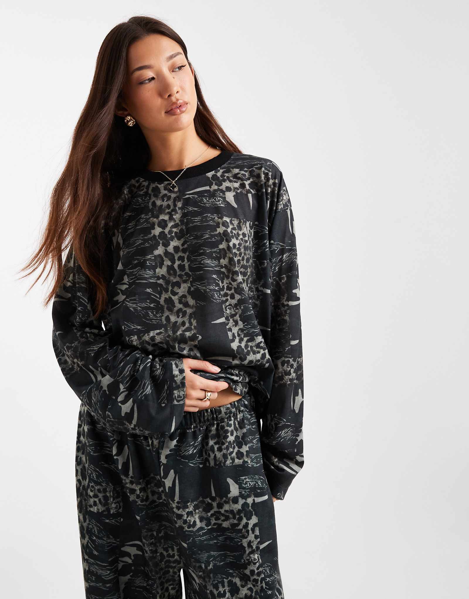 COLLUSION tiger camo 6490₽