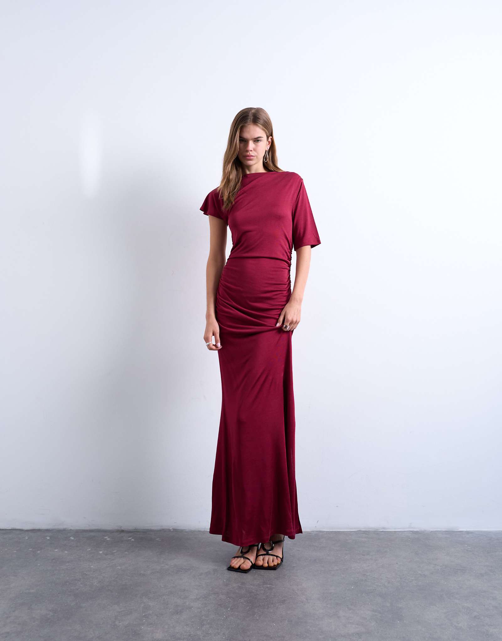 - Topshop red 8990₽