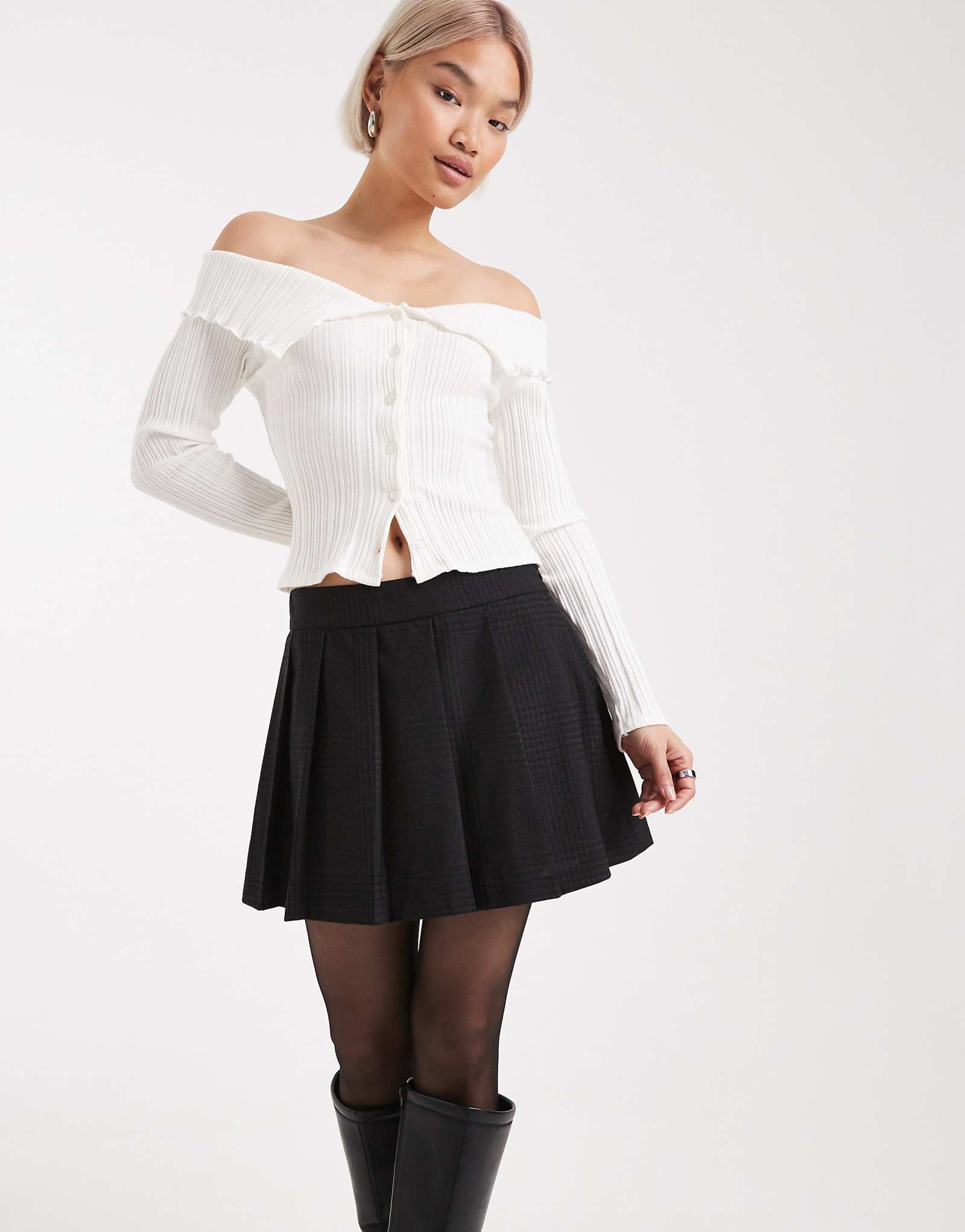 - Vero Moda - black as cut 12590₽