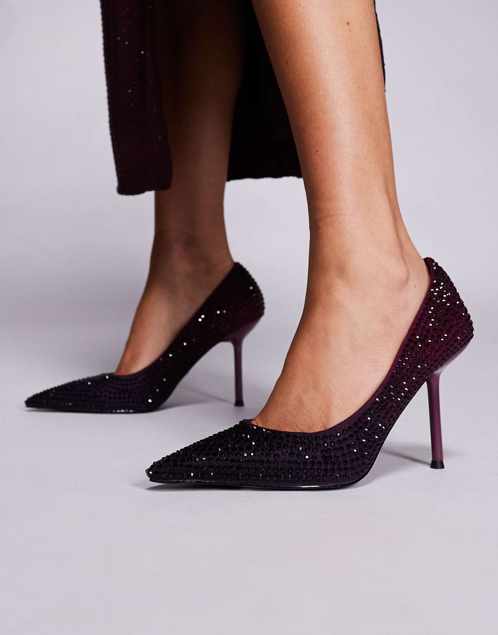 - Azalea Wang Kaisseye     burgundy