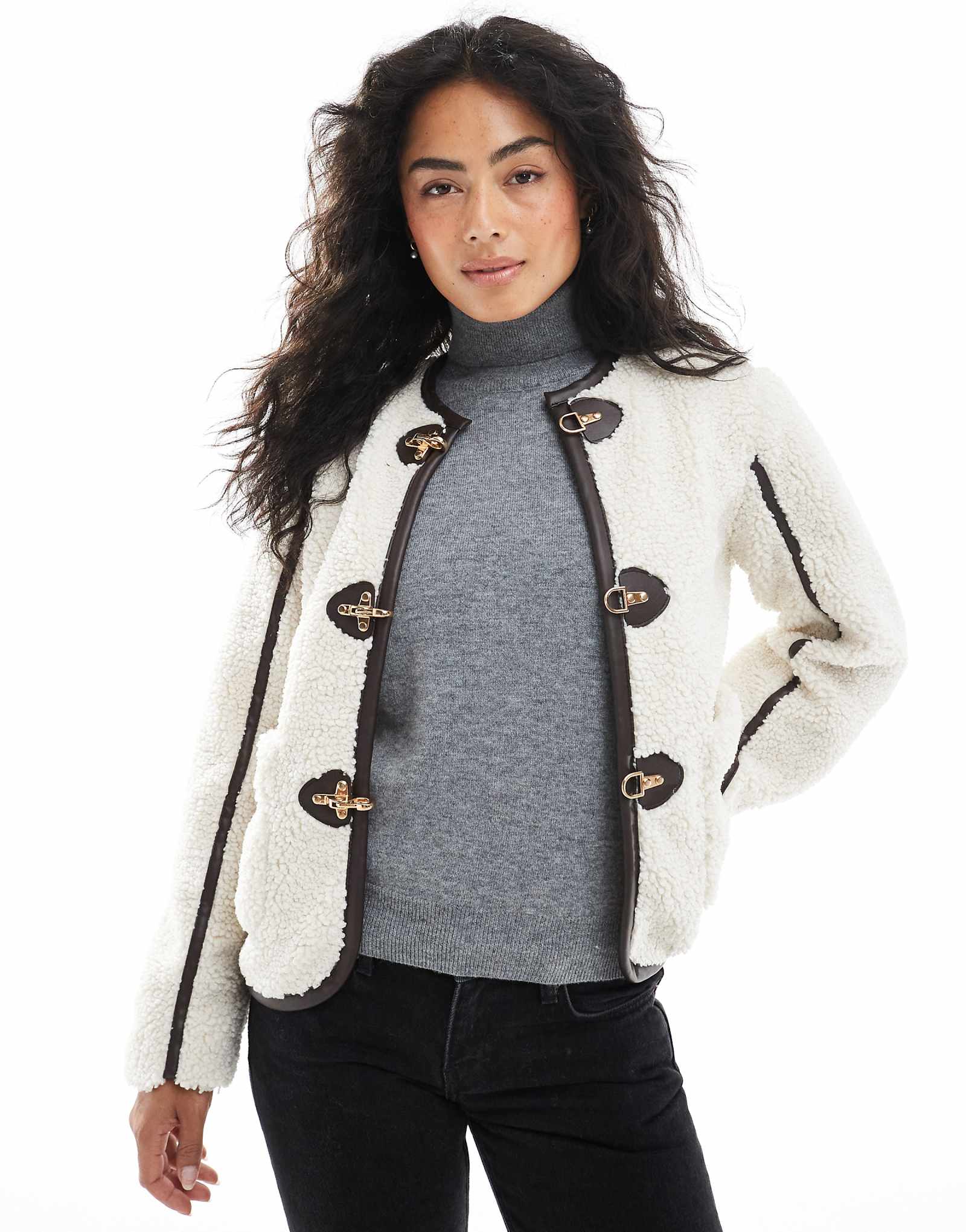 Girl borg toggle detail Wednesday CREAM 5090₽