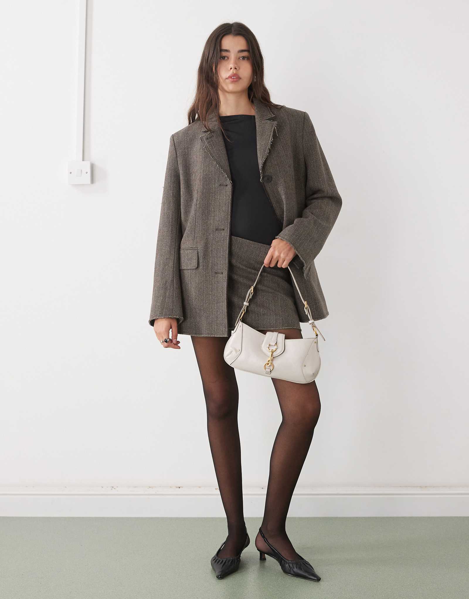 - - - dark mole 26690₽