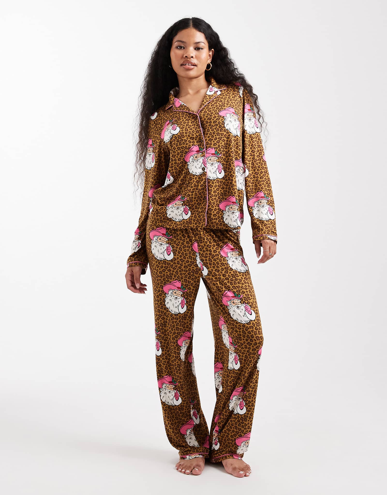 Urban Threads Petite Christmas Santa      brown