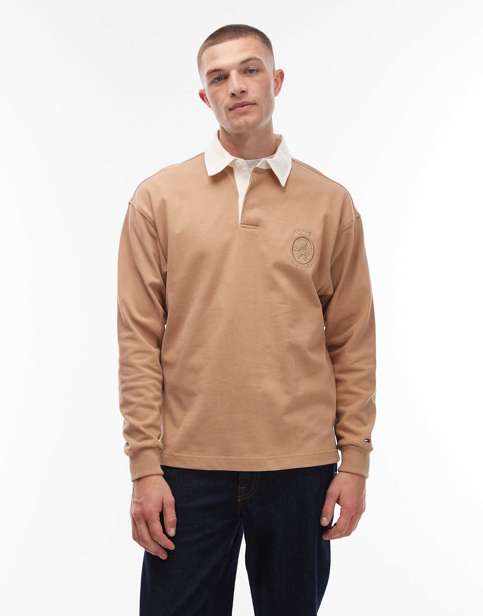 - Tommy Hilfiger crest beige 22790₽