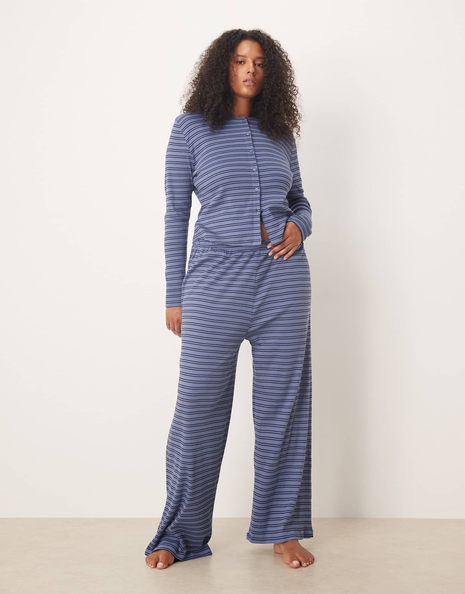 ASOS DESIGN Curve - navy stripe 4590₽
