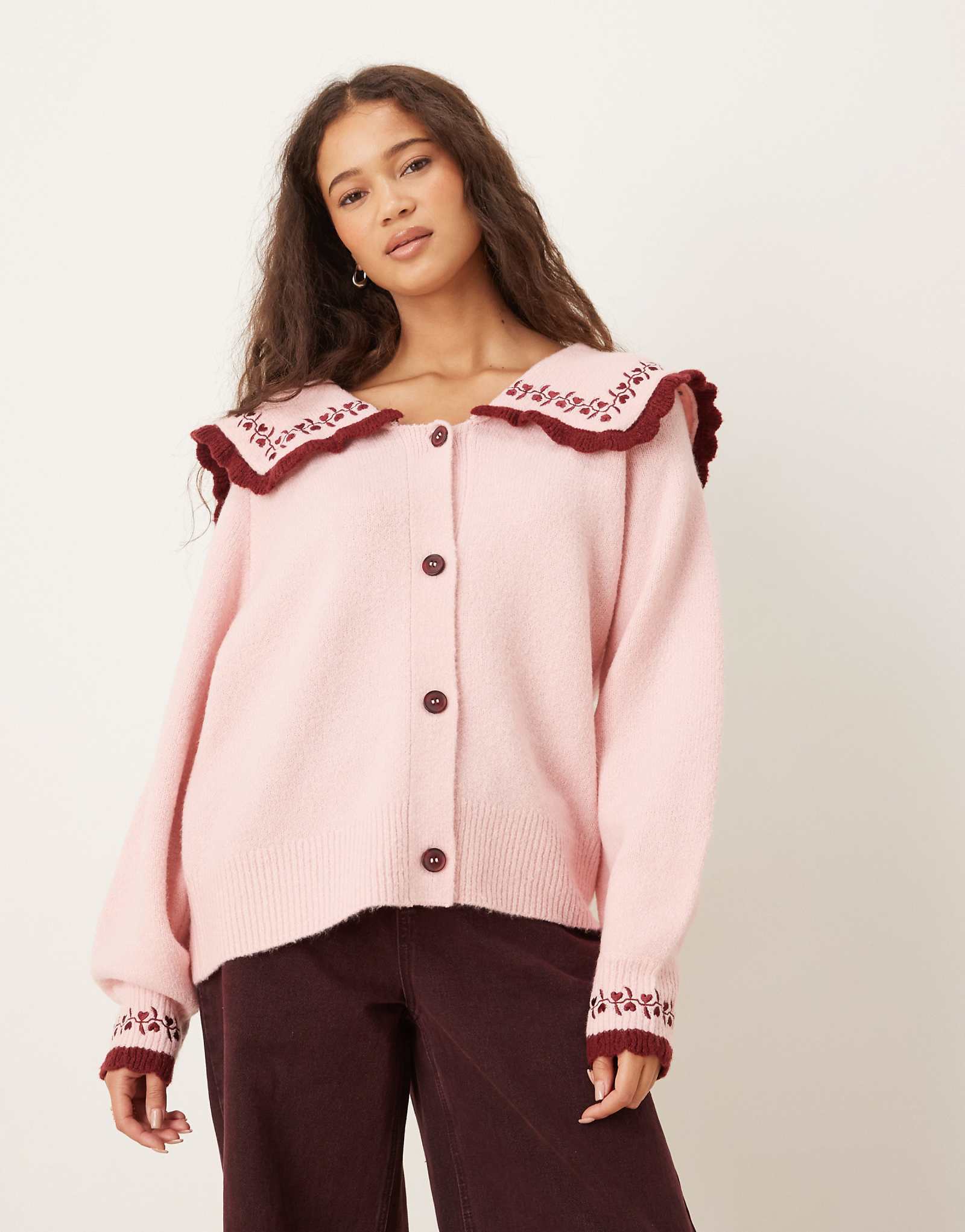 - pink 18890₽