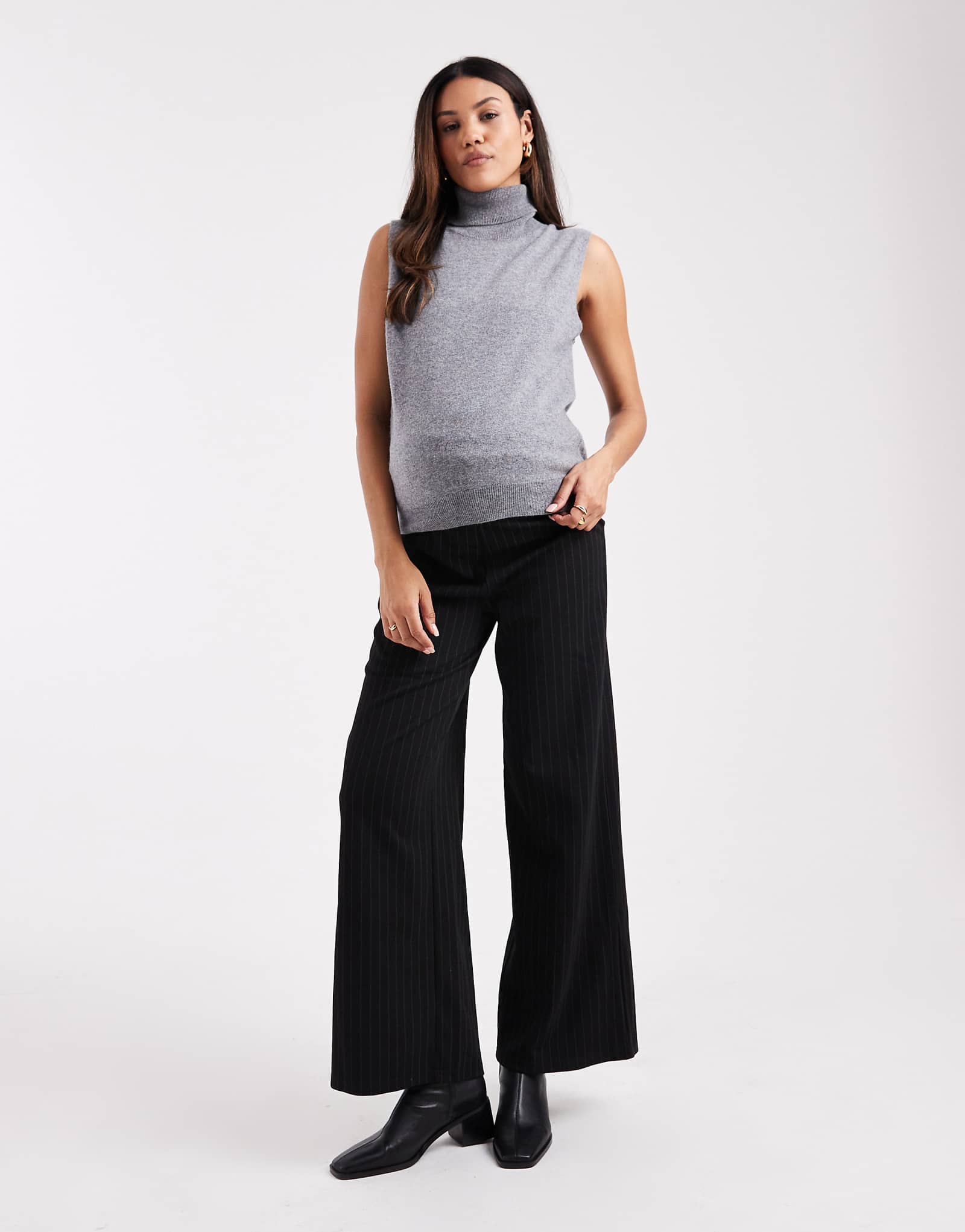 Mamalicious black pinstripes 13290₽