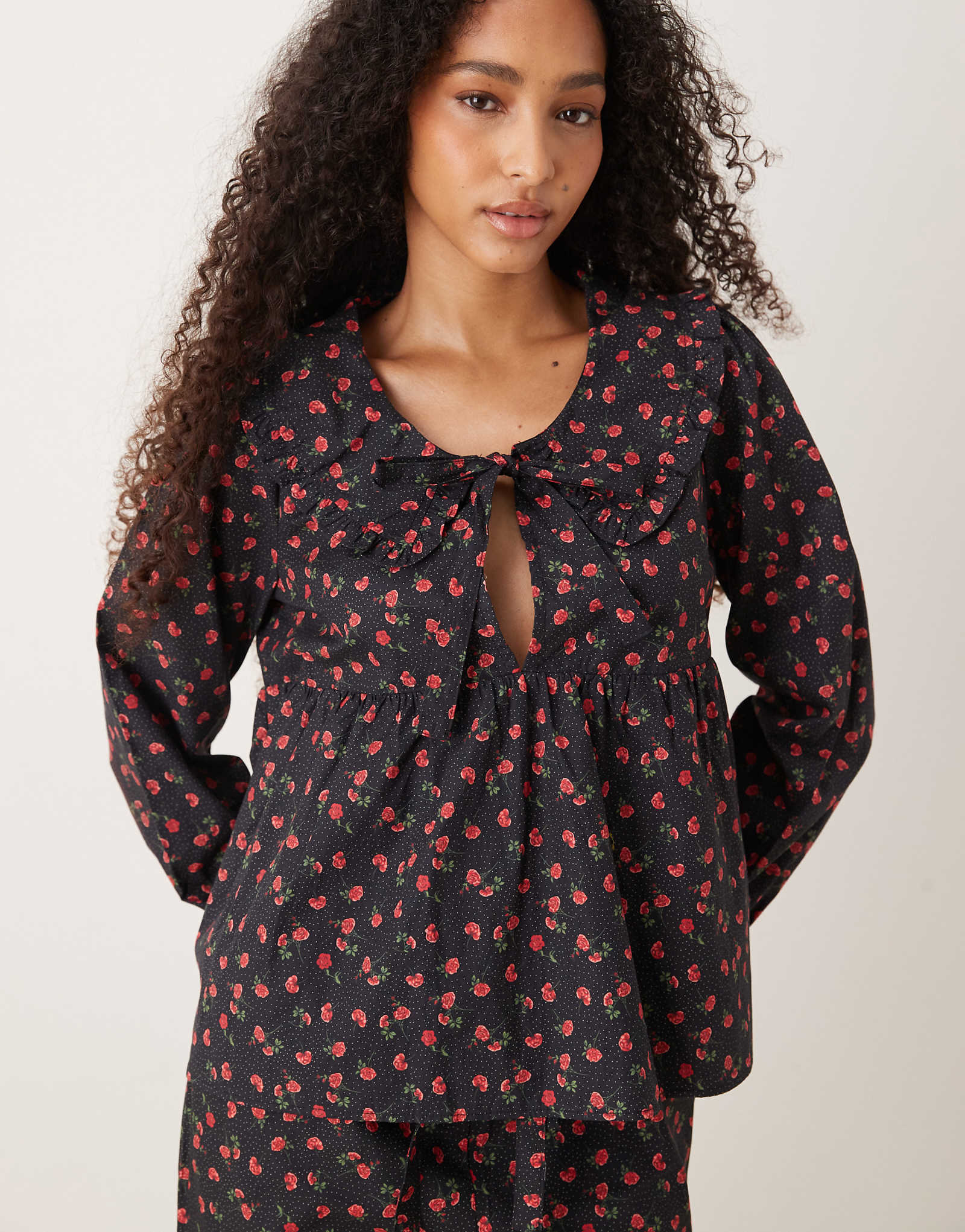 - red floral 6790₽