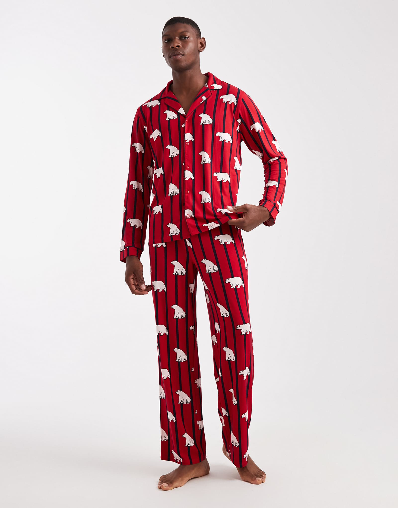 Urban Threads red 8090₽