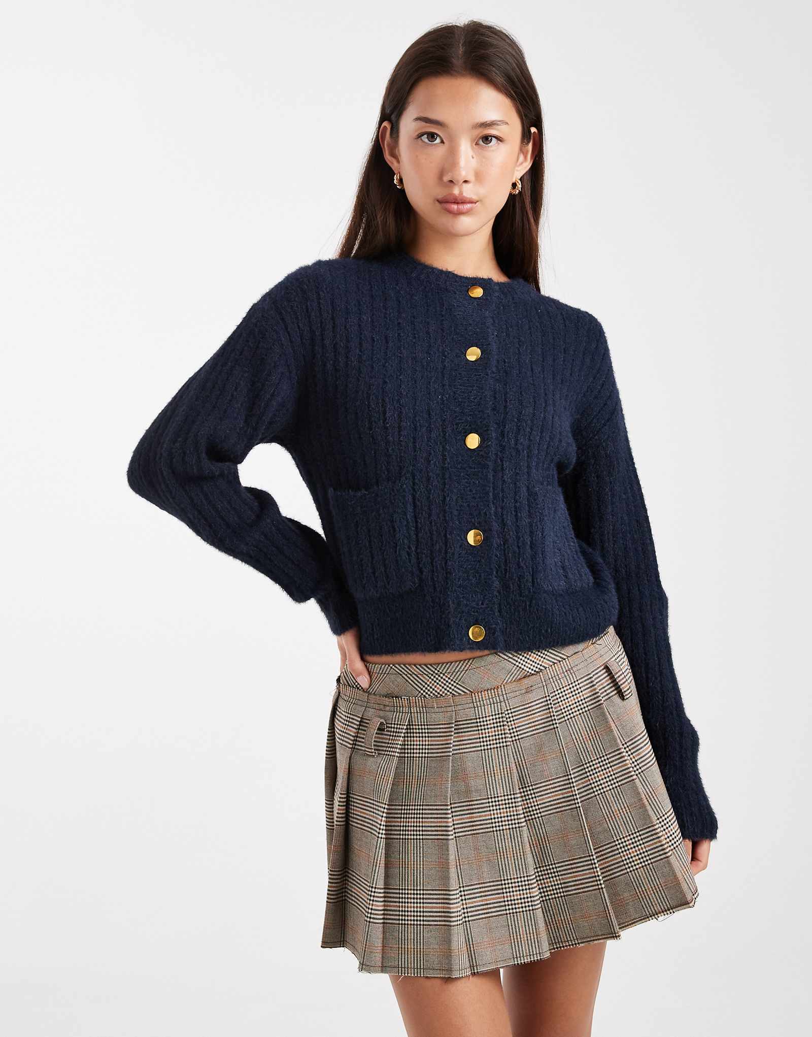 - navy 5690₽
