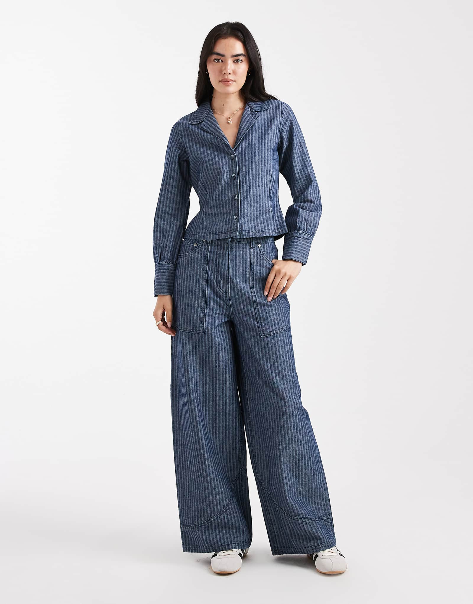 blue 6690₽