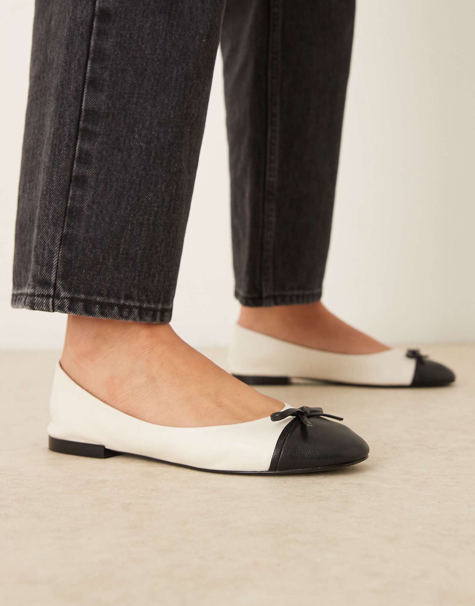 - Mango white 20790₽