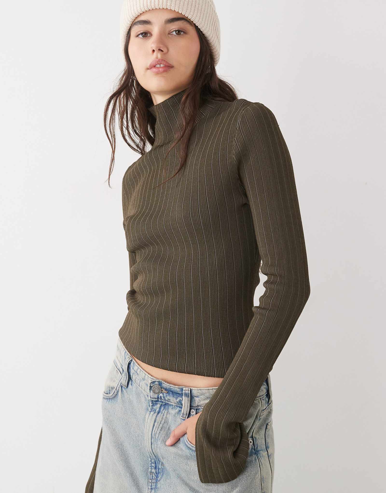 - - - ASOS khaki green and dark mole 14290₽