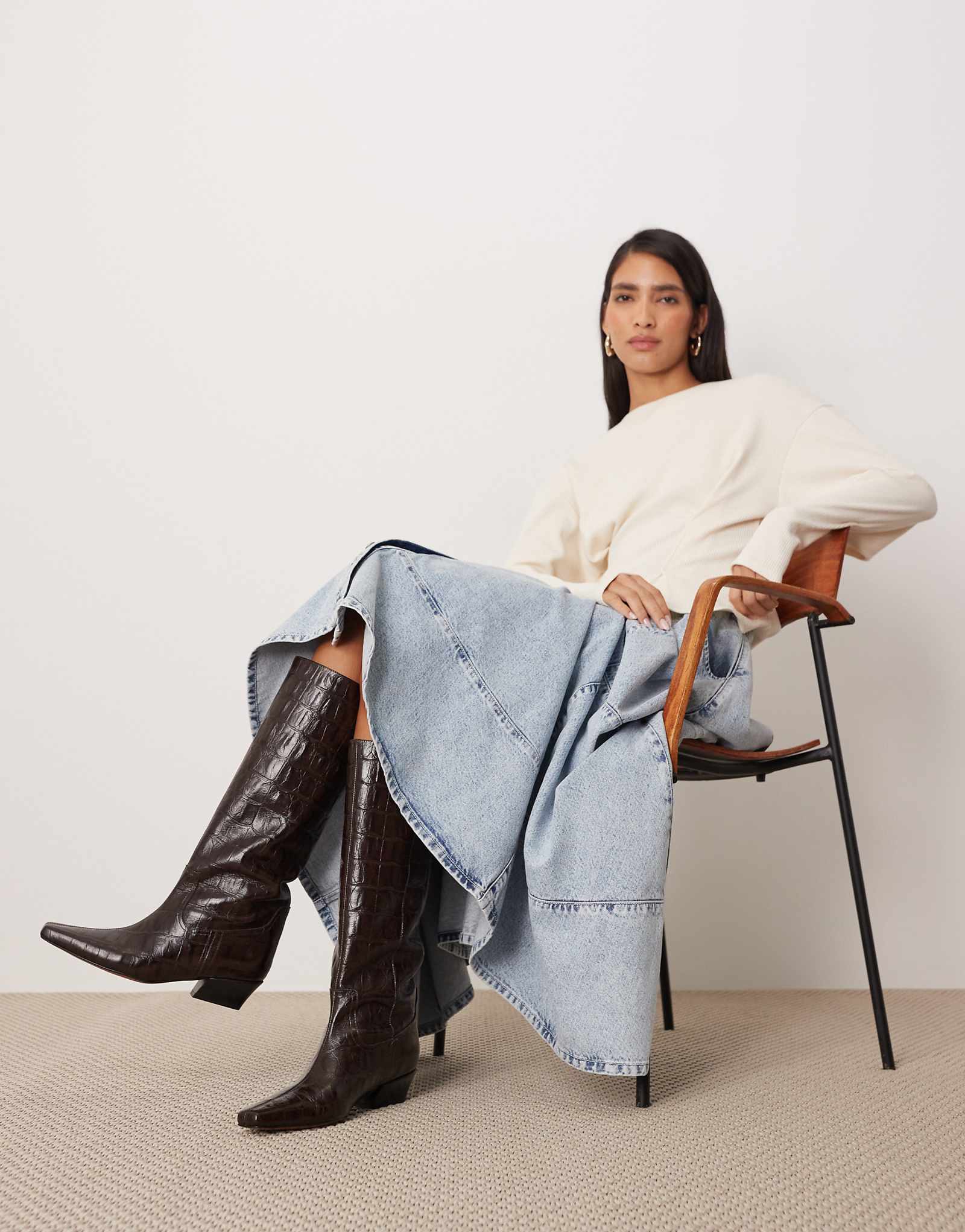 - Noa brown oversized croc 39990₽