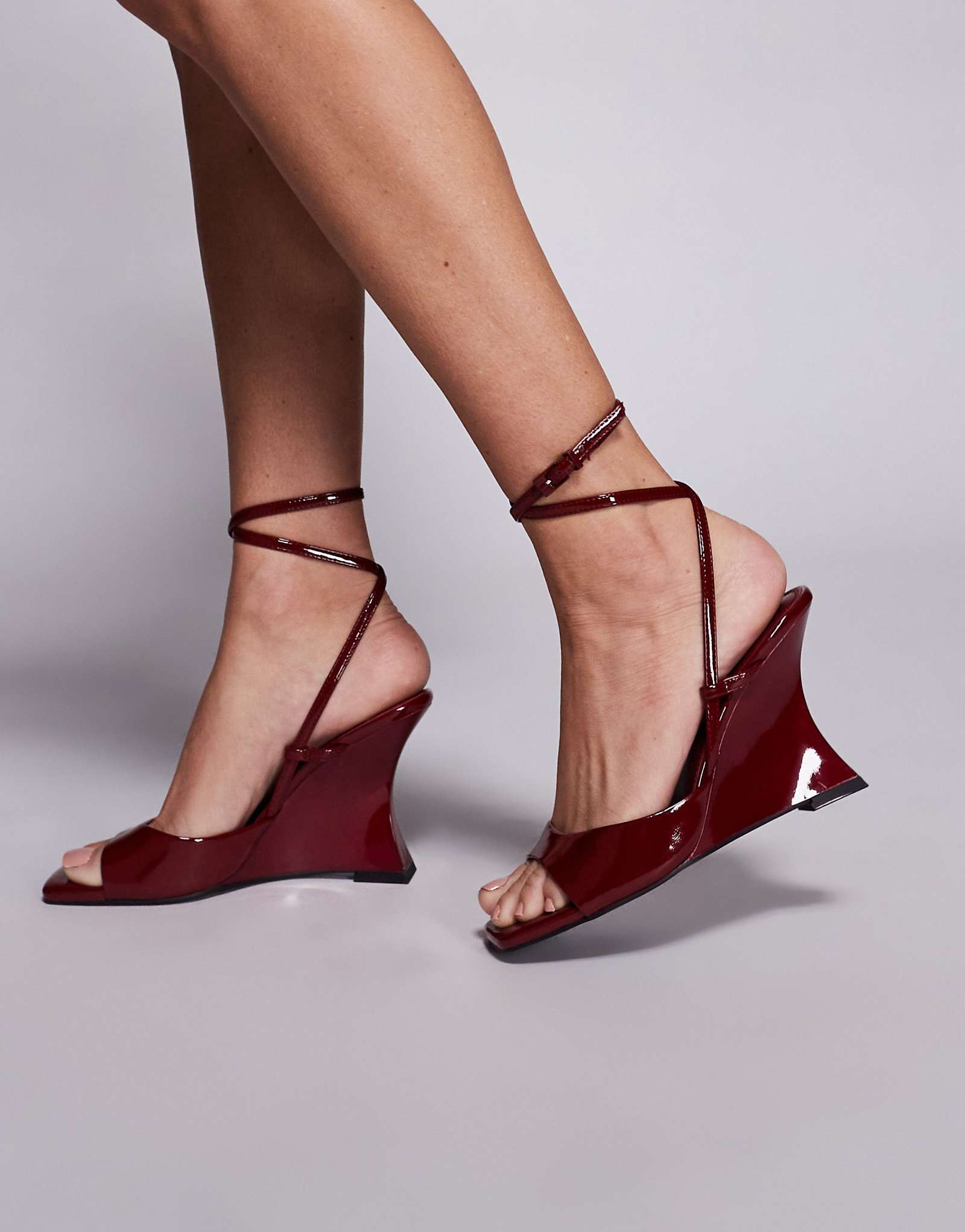 - Nightshade ASOS DESIGN dark red 8490₽
