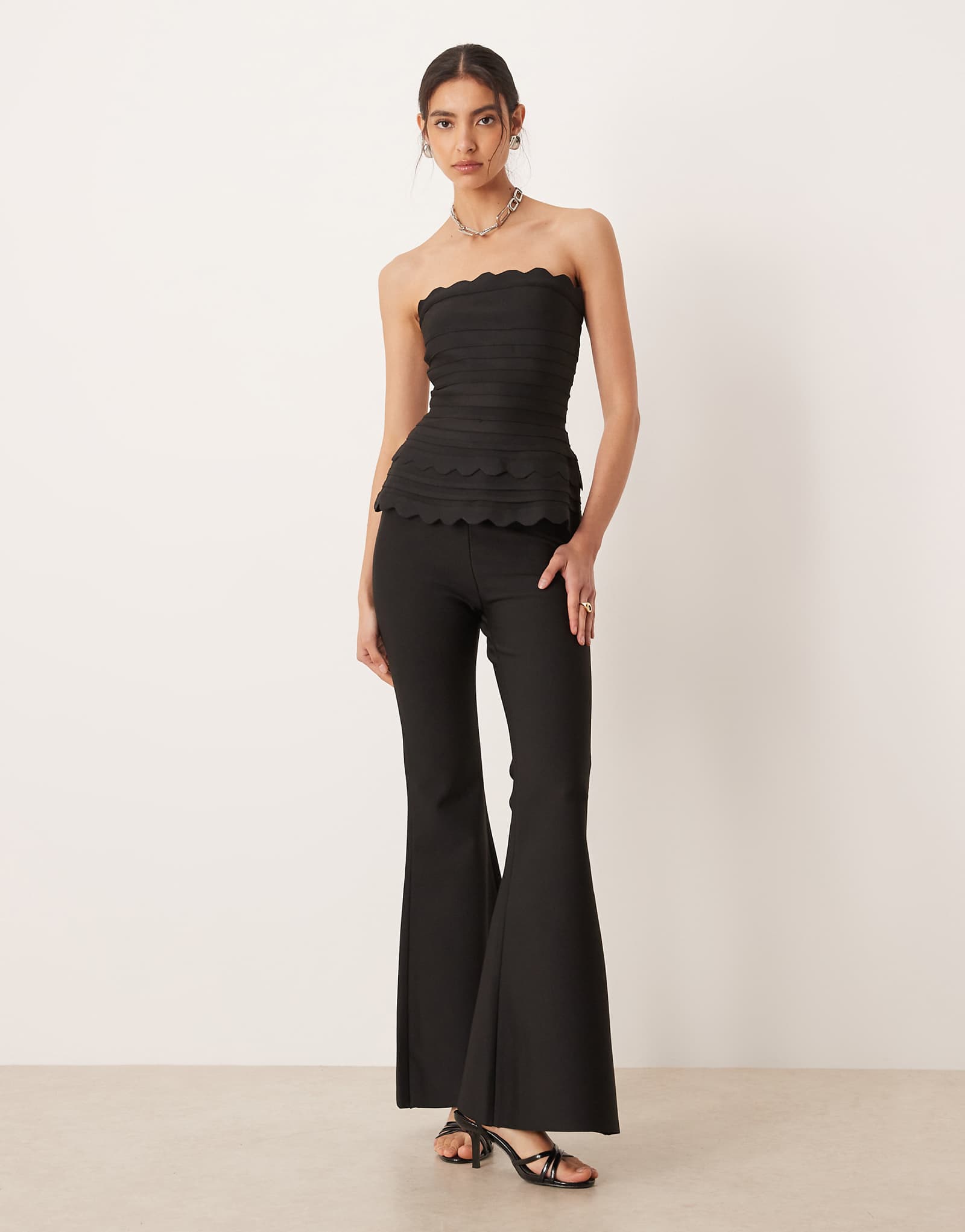 Amy Lynn - black 10890₽
