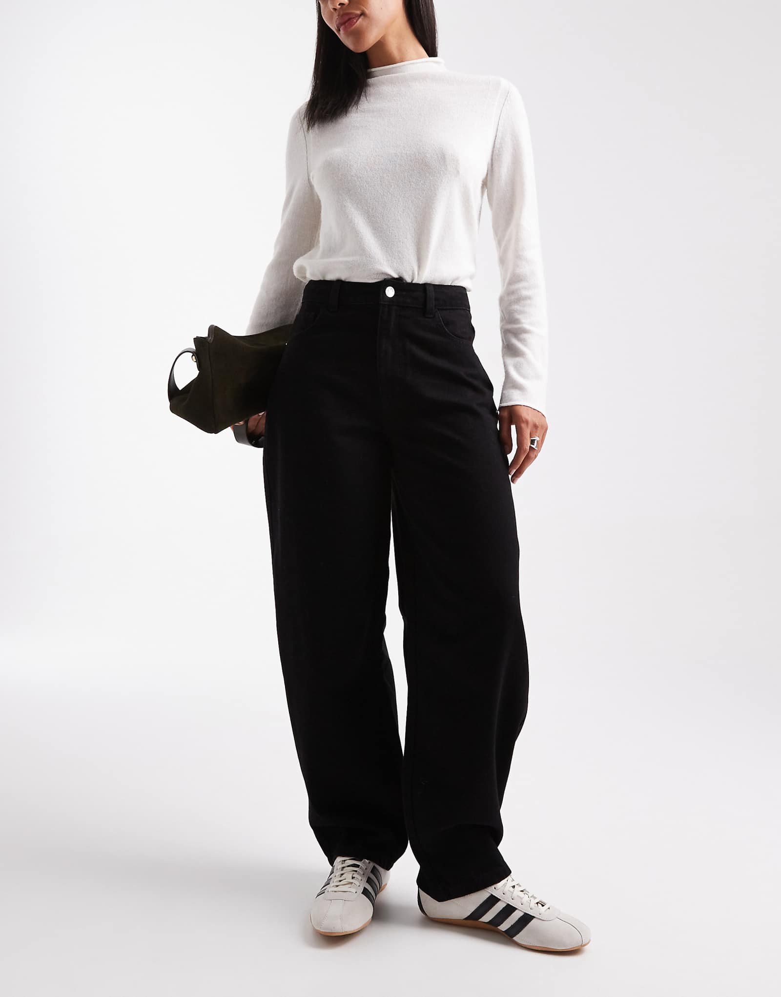 - Miss Selfridge black 14090₽