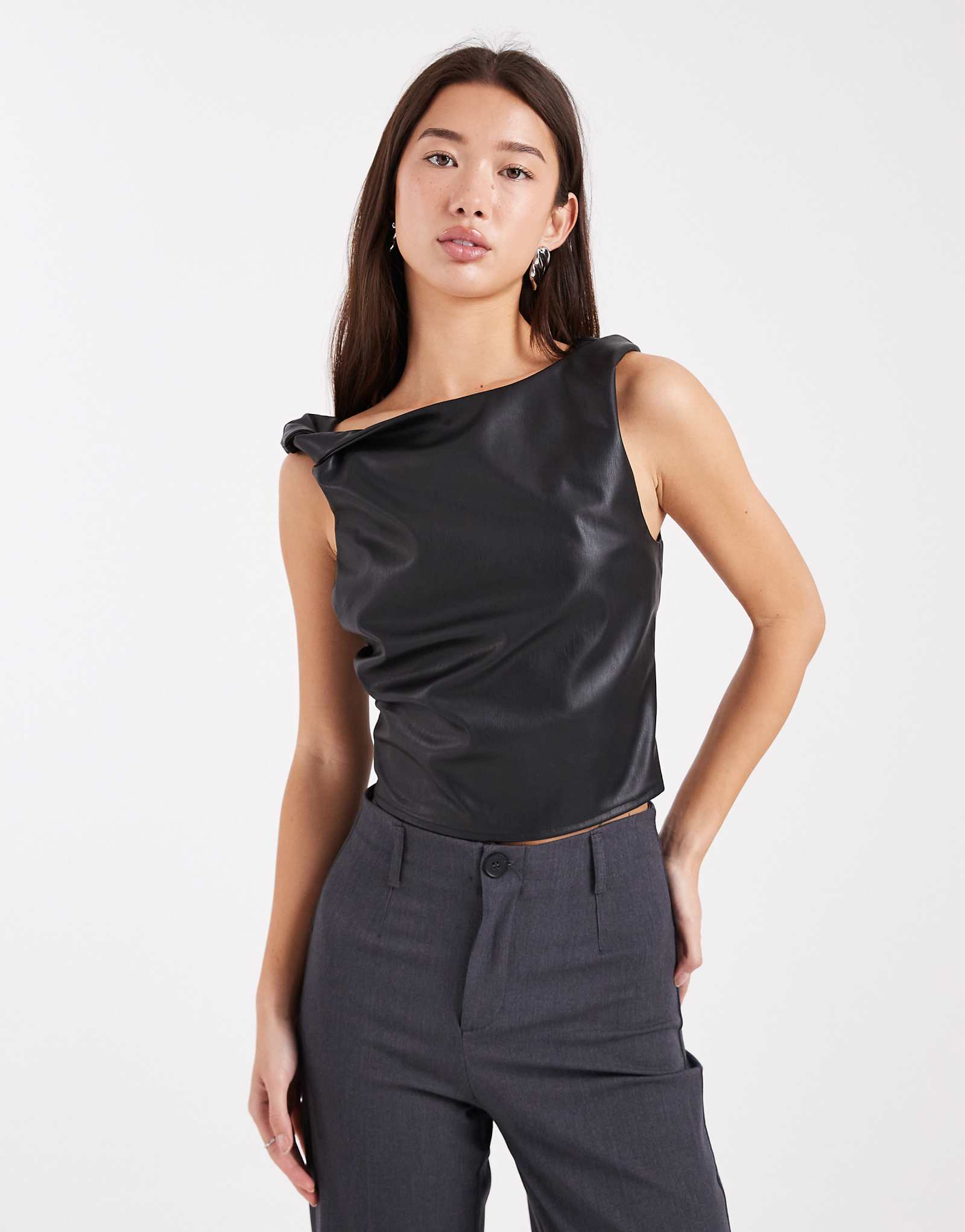 - Miss Selfridge black 6790₽