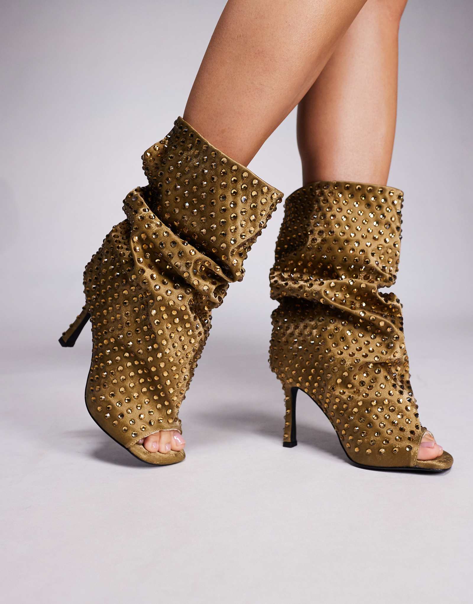 Azalea Wang Rossi bronze 25790₽