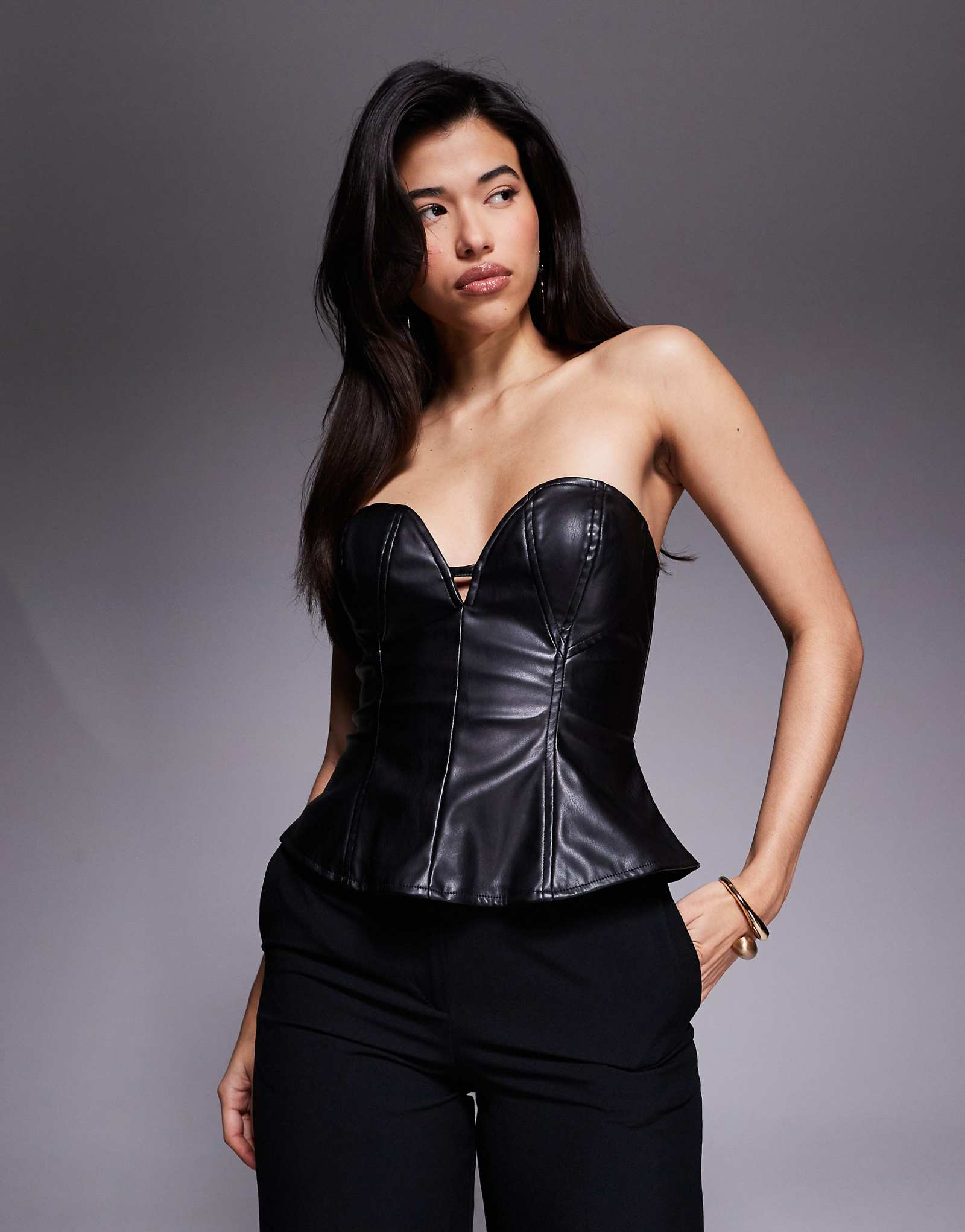 AFRM leather look black 16990₽