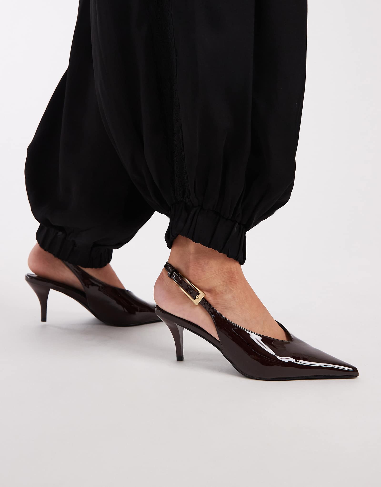 - schuh Sage brown patent 11790₽