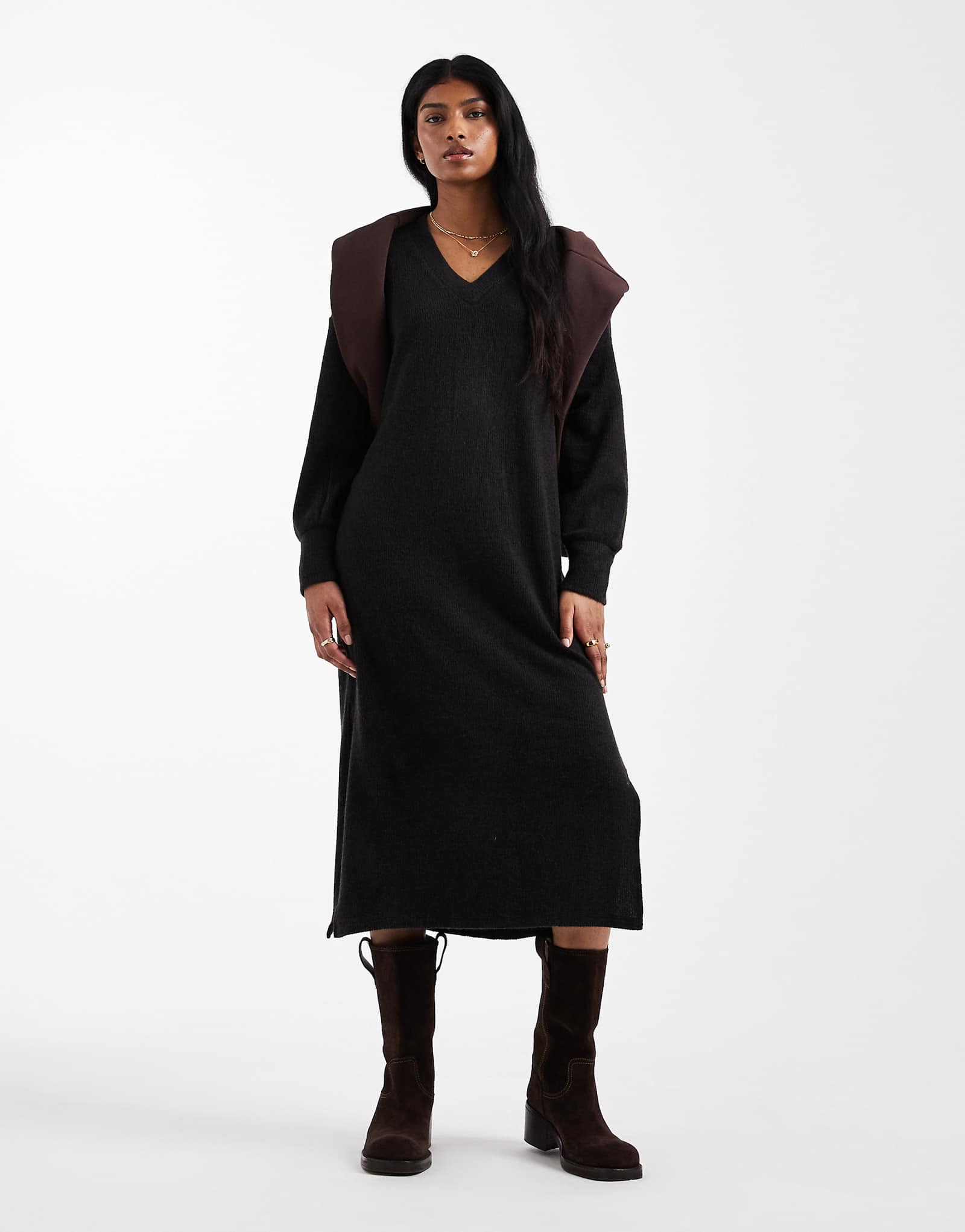 - Vero Moda v- black 14990₽