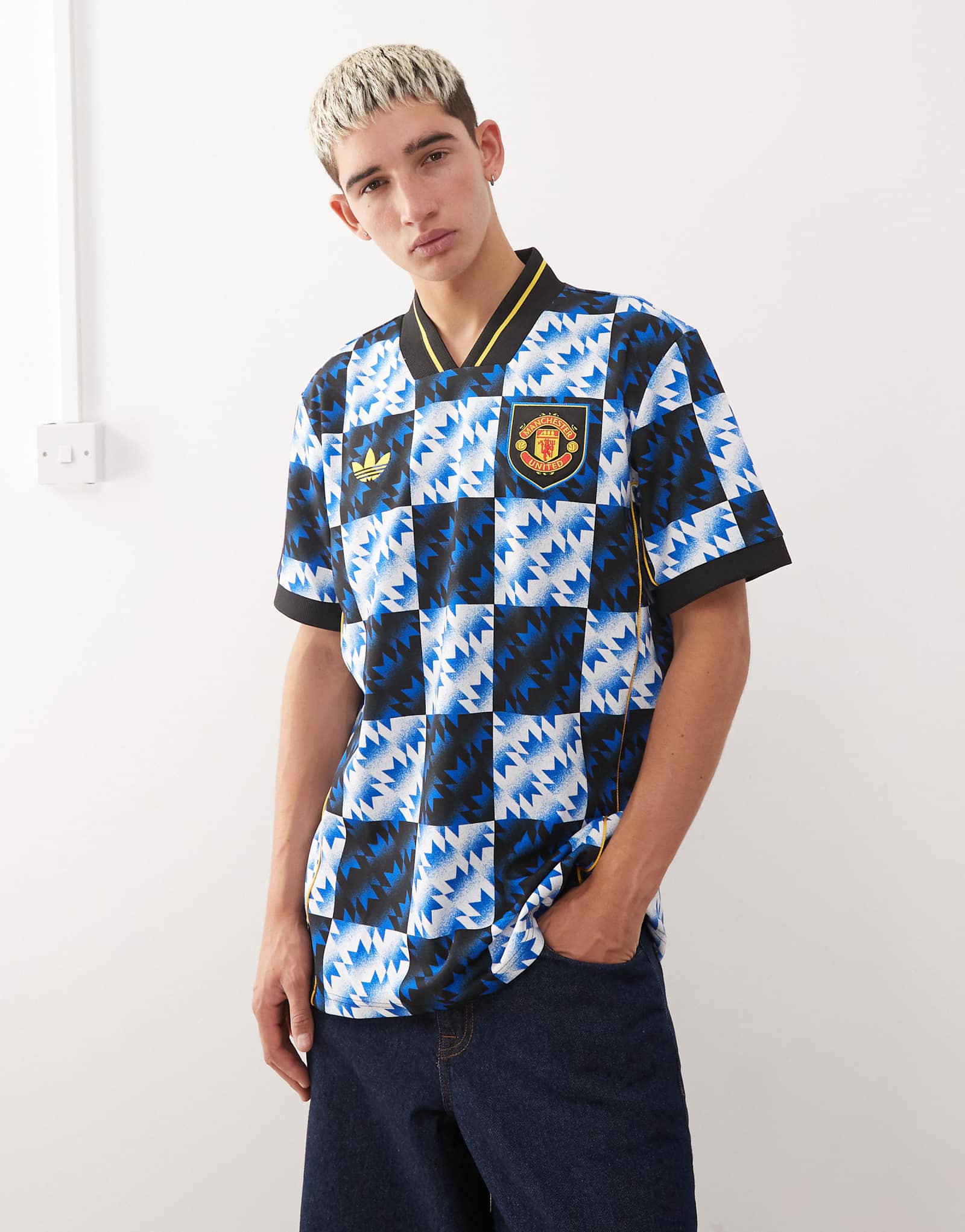 adidas Soccer Manchester United mid blue 21190₽