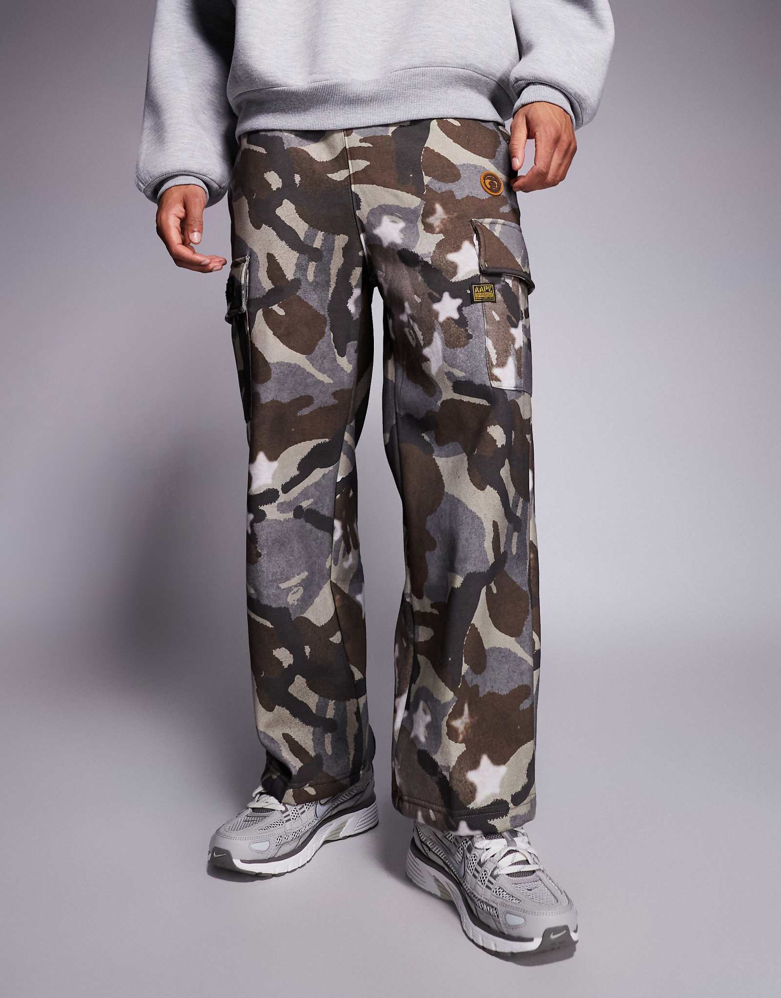 - Aape by A Bathing Ape brown 46090₽