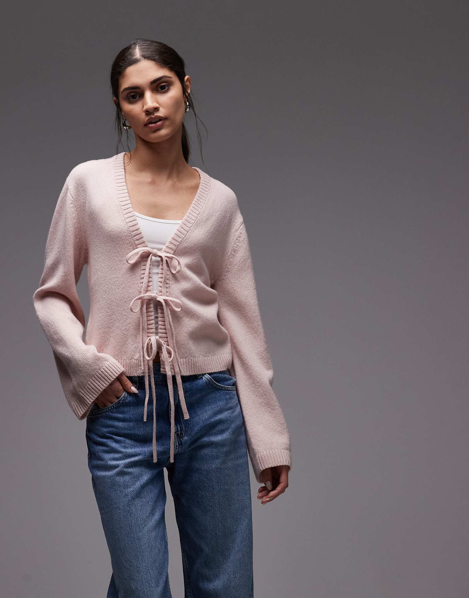 ARKET v- - light pink 12990₽