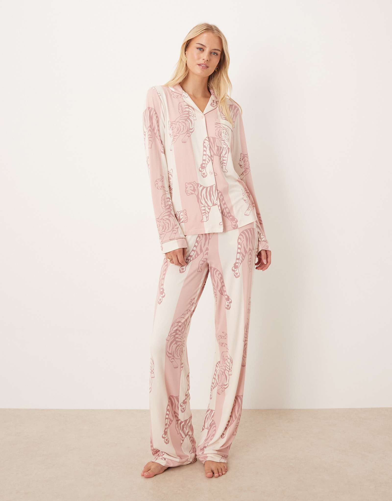 revere  Chelsea Peers Tall         pink