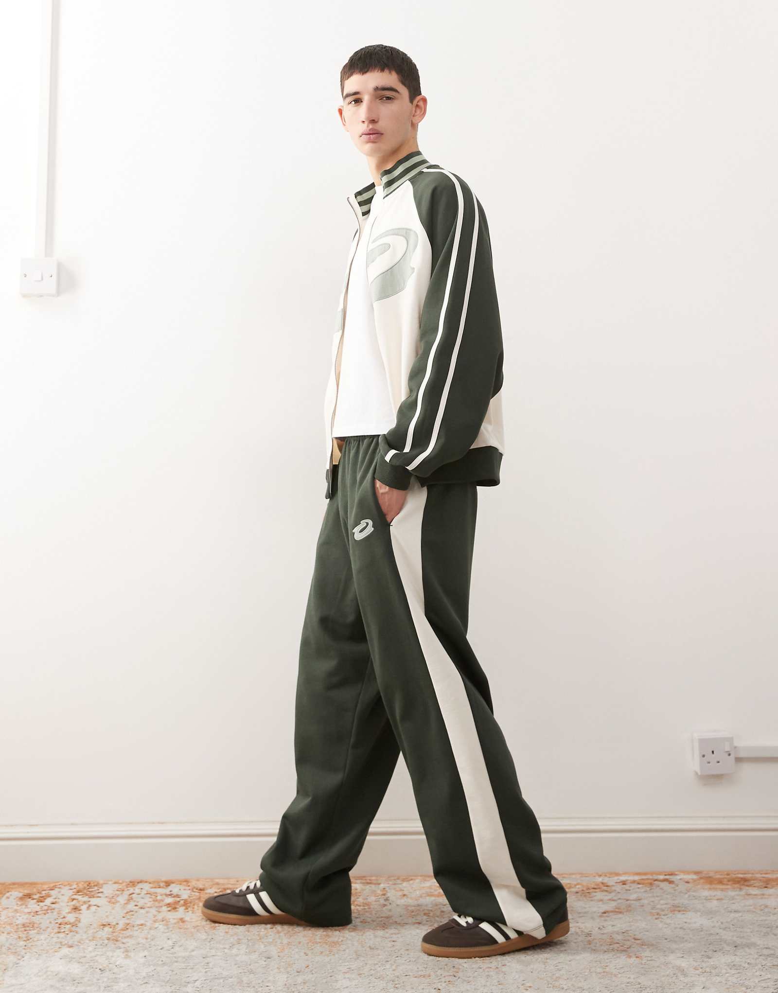 COLLUSION - ecru 11490₽