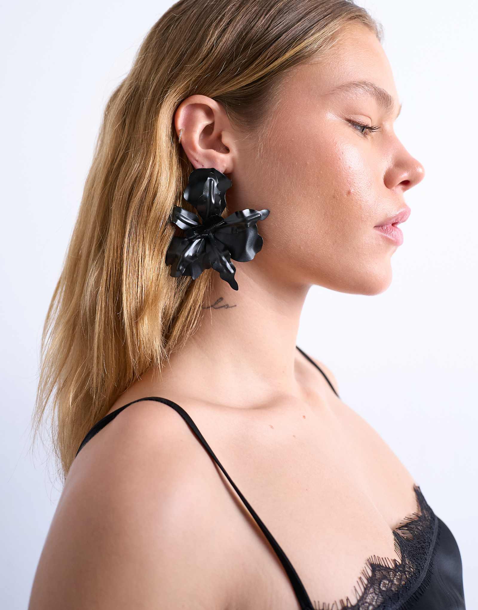 - Topshop Erika black 4990₽