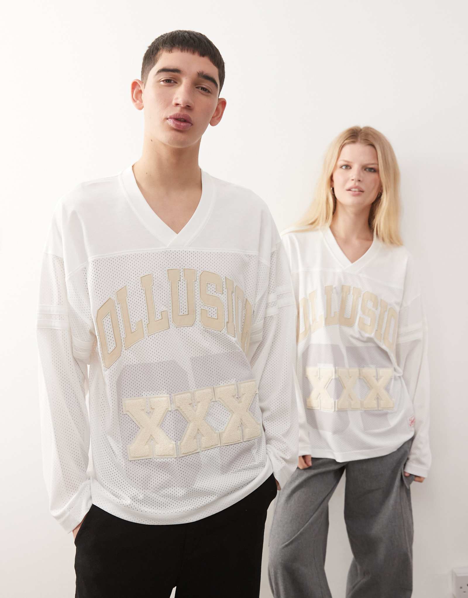 COLLUSION white 6290₽