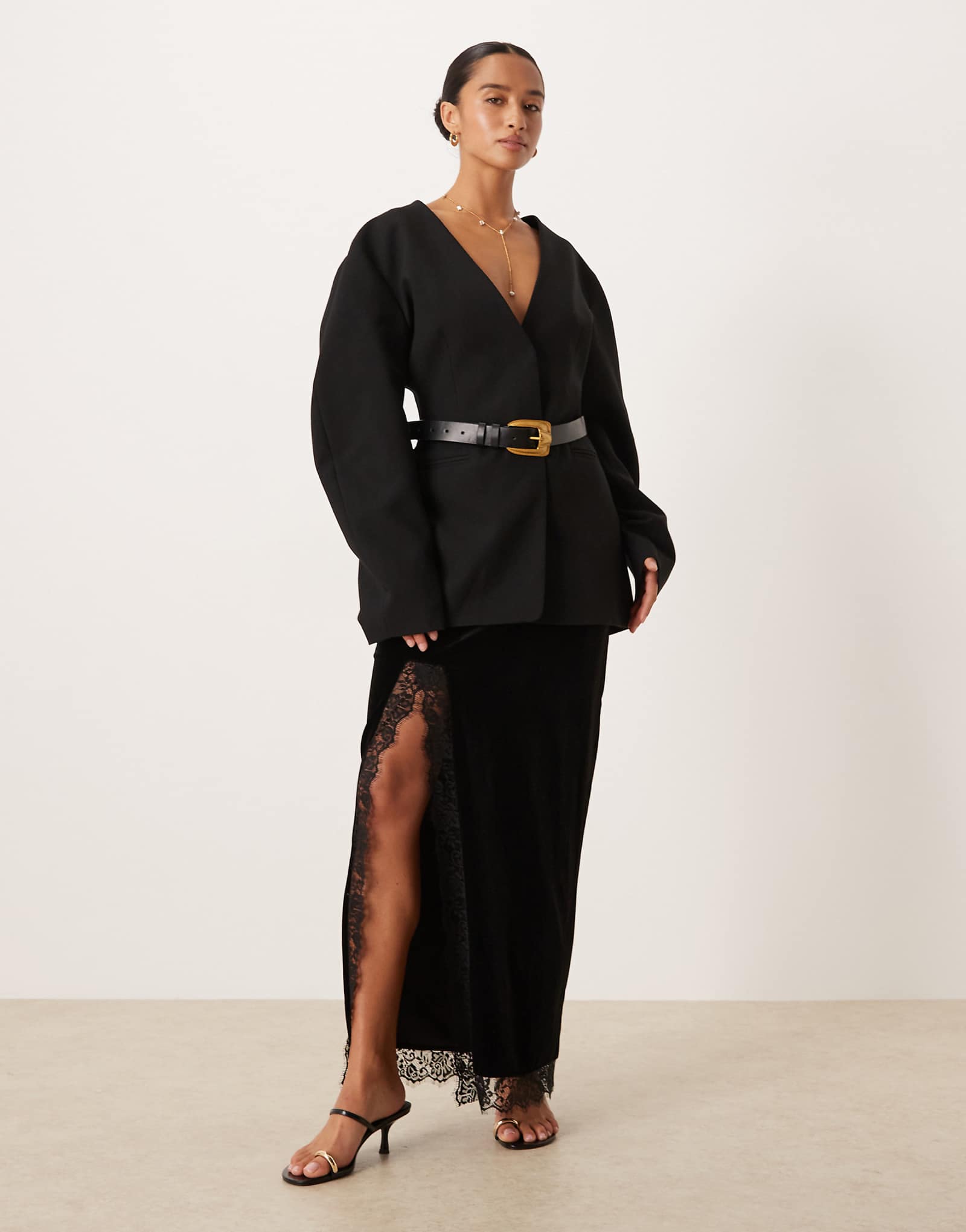 - Gina black 12090₽