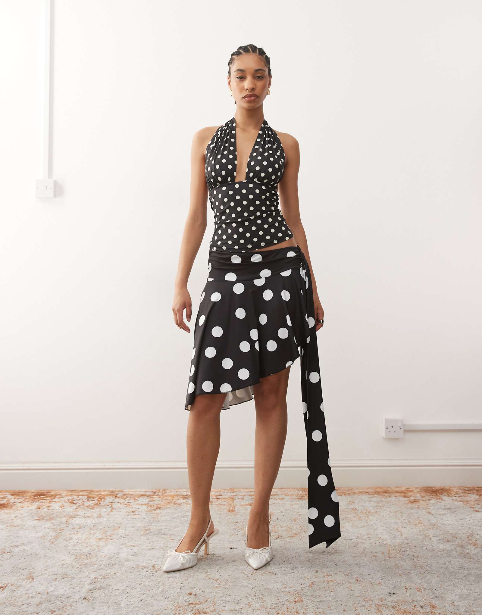 - - black polka 4890₽