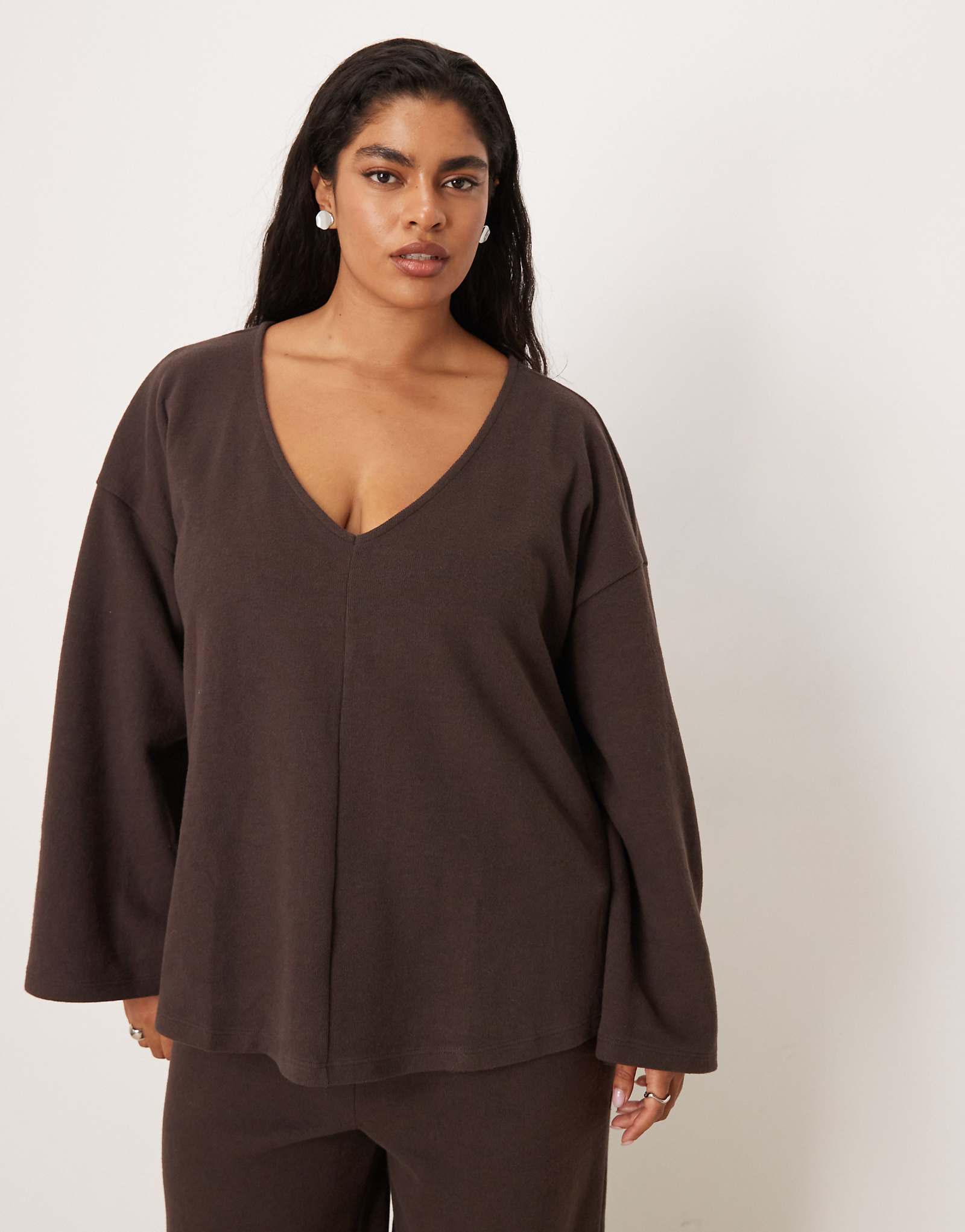 ASOS DESIGN Curve supersoft v- - chocolate 5190₽