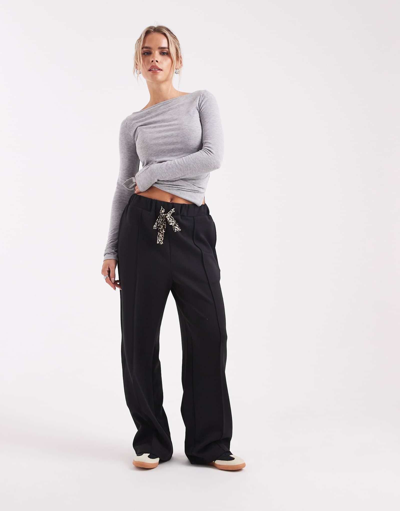 ONLY Petite black 12590₽