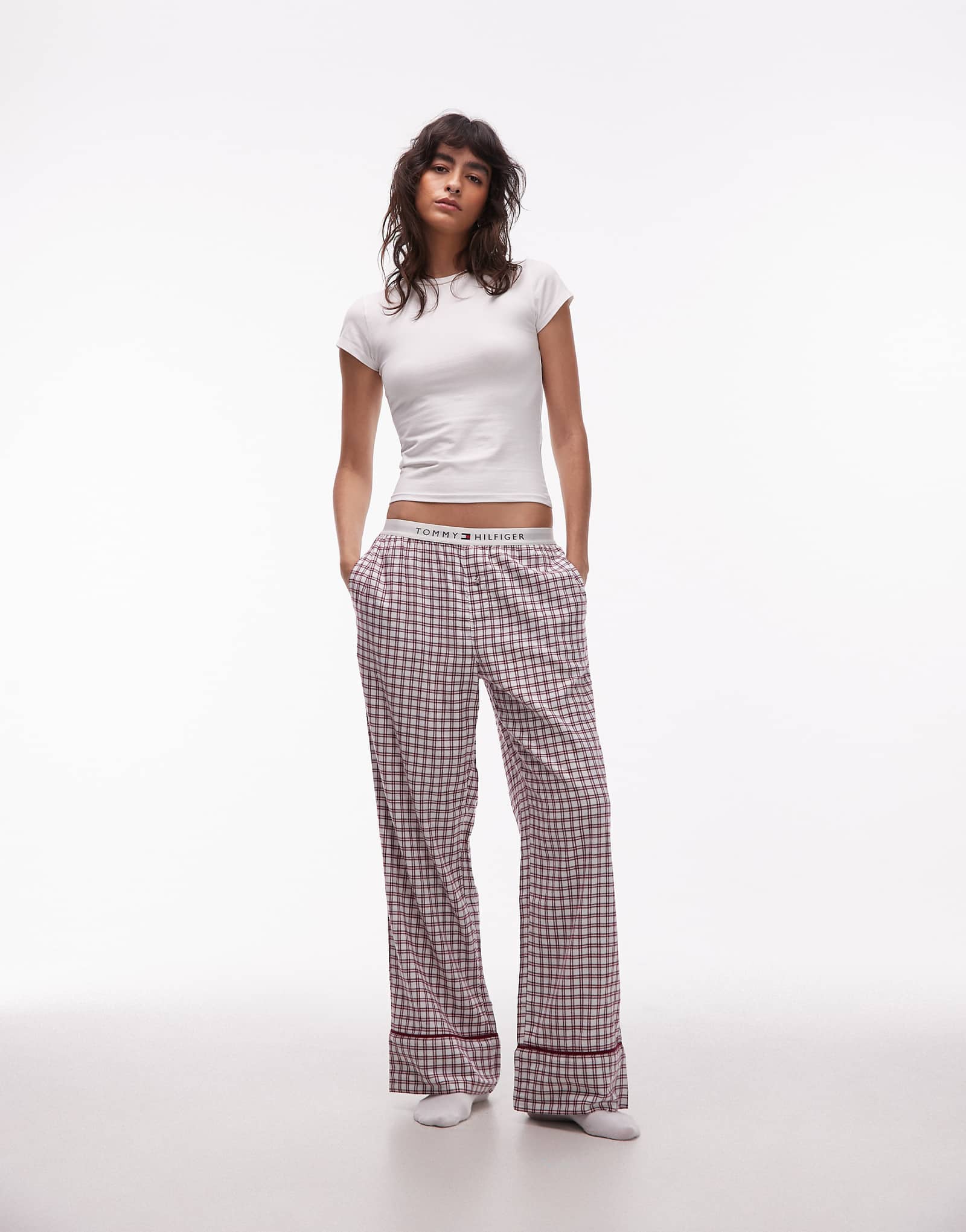 Tommy Hilfiger red 15190₽