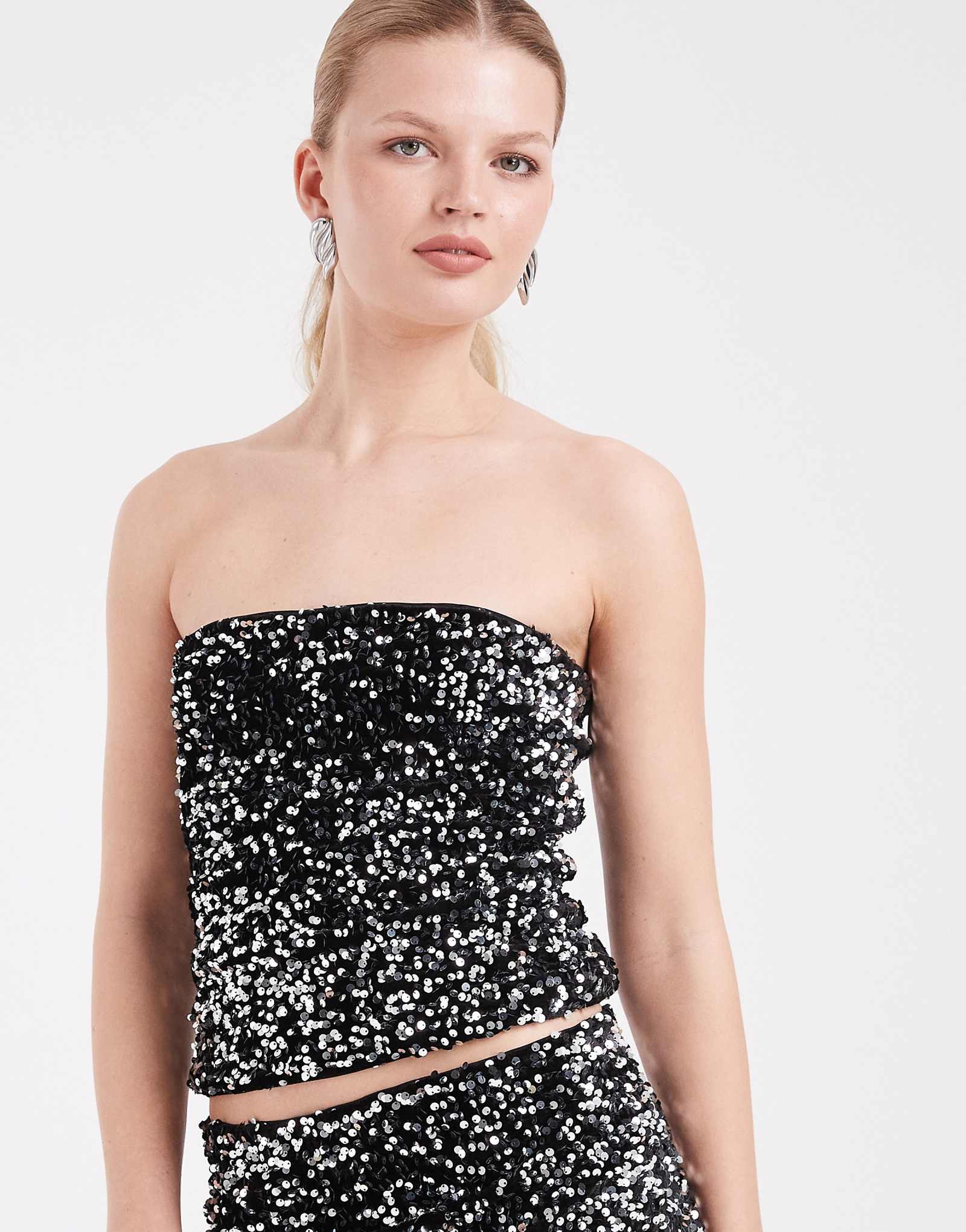 - Vero Moda - black silver sequins 4790₽