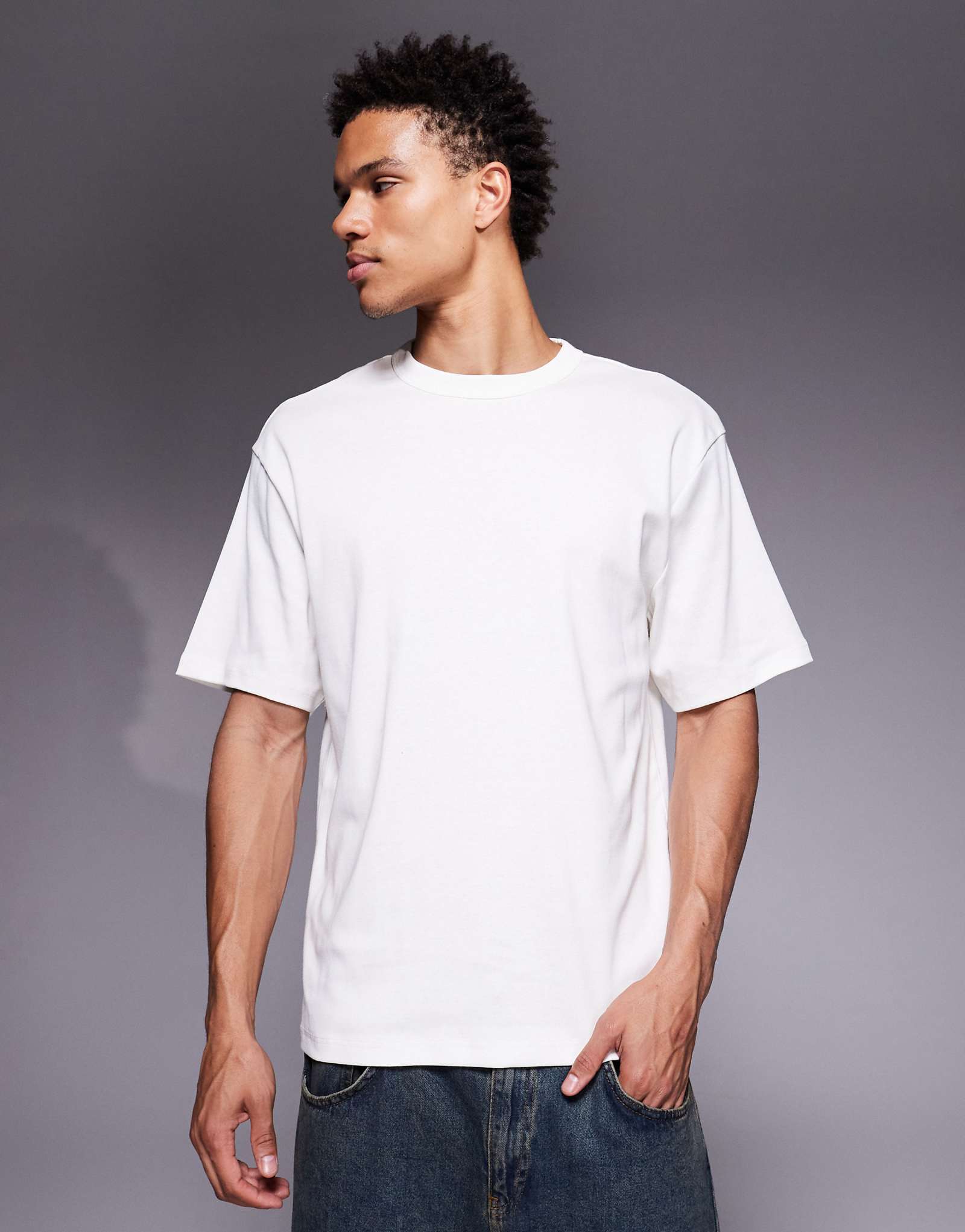 River Island regular fit clean essential ecru 3990₽