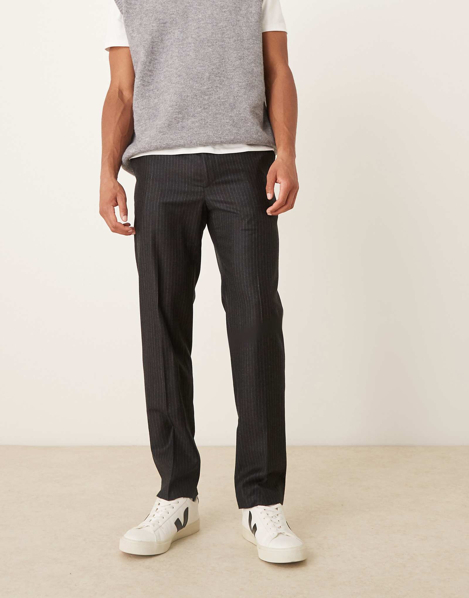 100 Mango - charcoal 39090₽