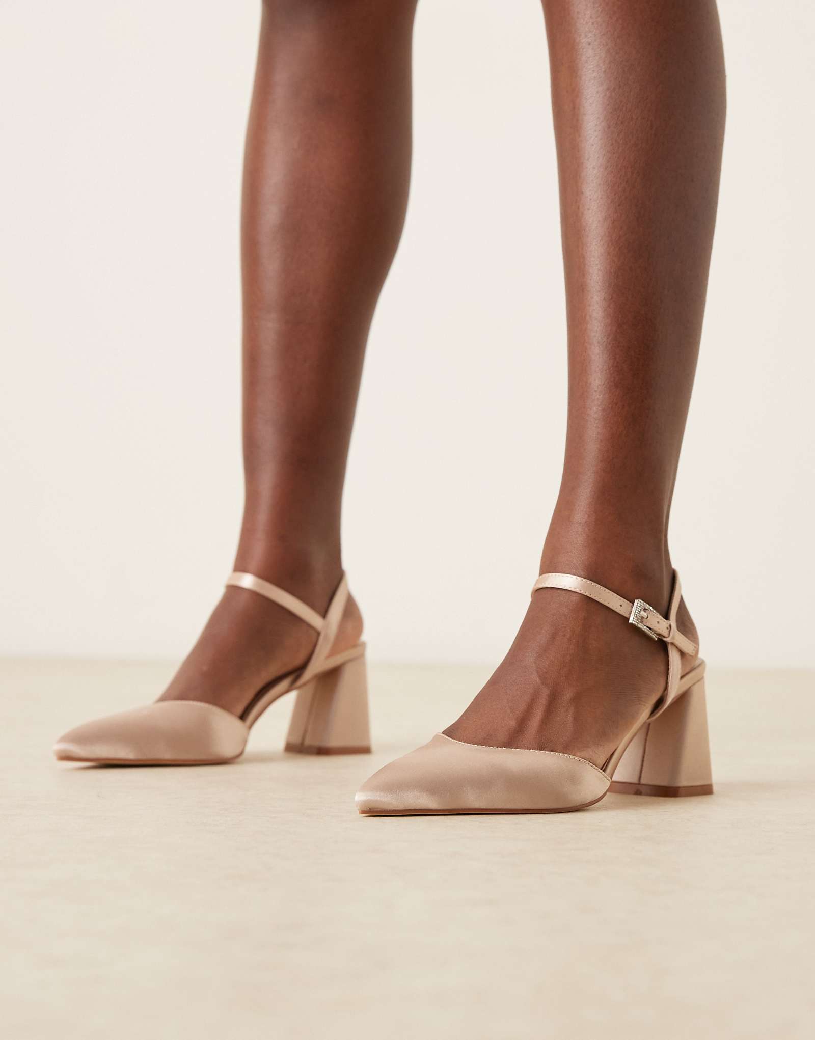 Ravina blush satin 9990₽