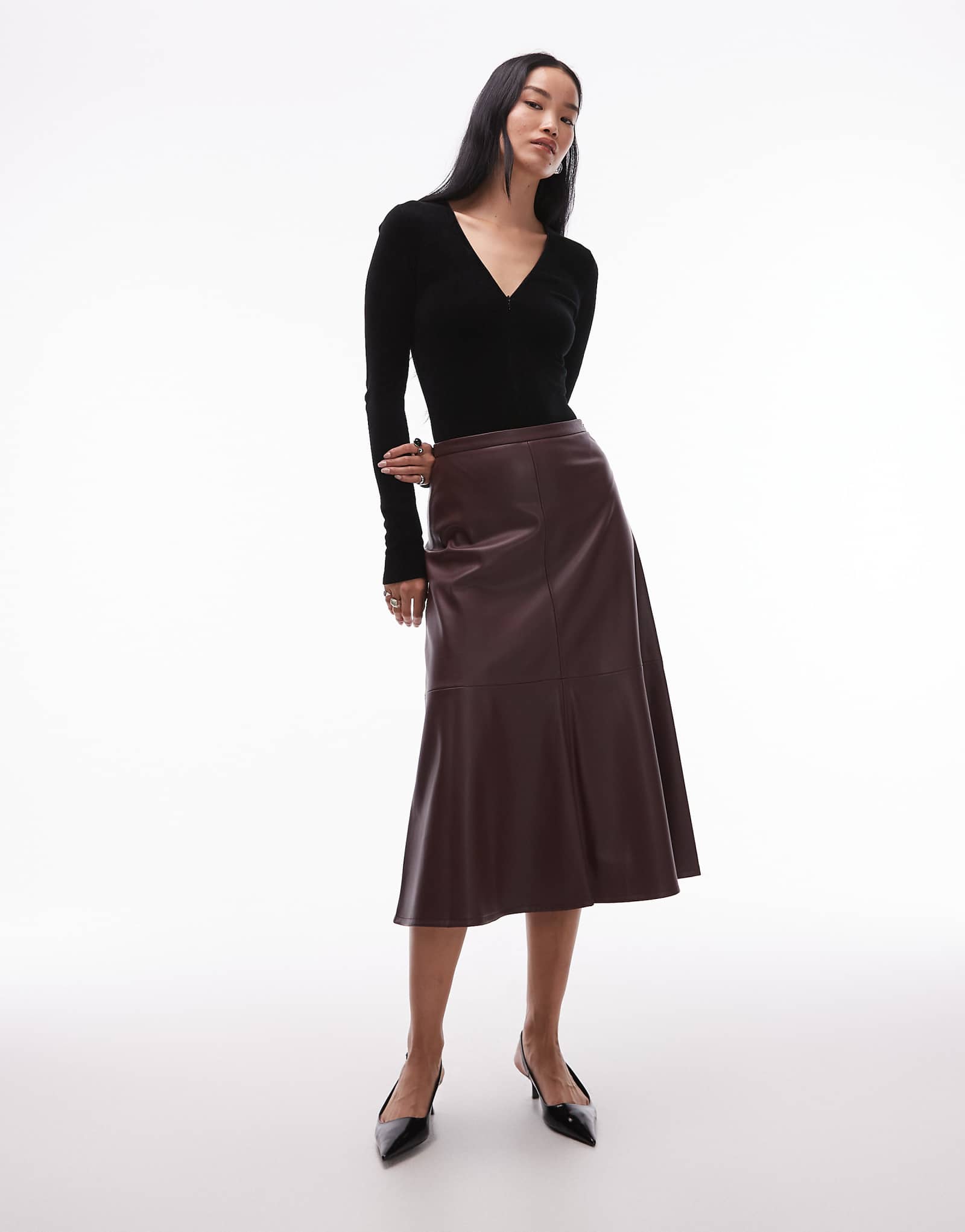 ARKET v- black 15390₽