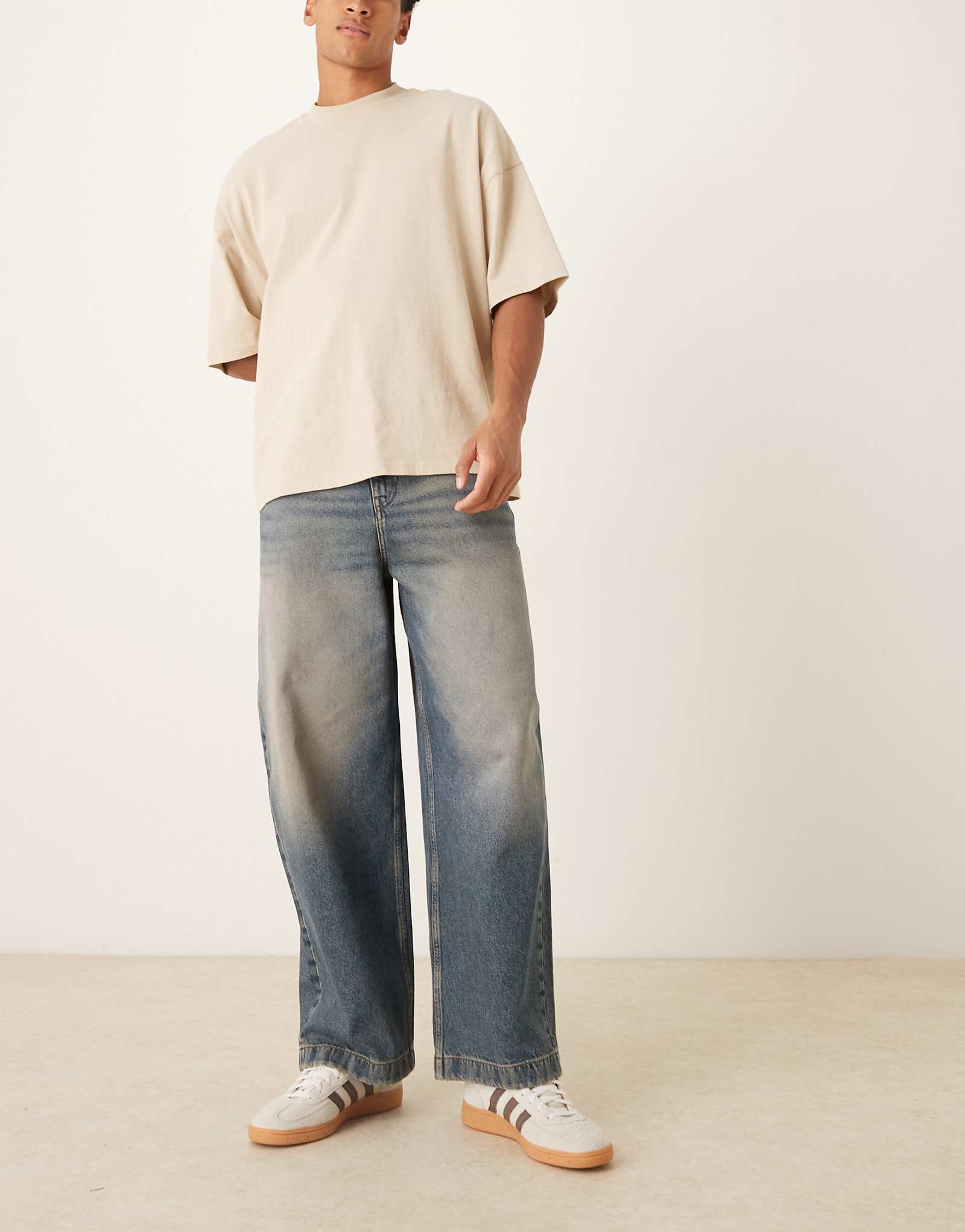 ASOS DESIGN mid wash blue 12990₽