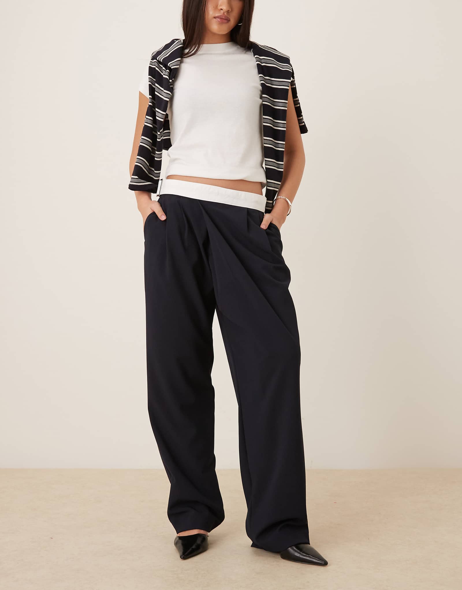 - ASOS DESIGN navy 12990₽