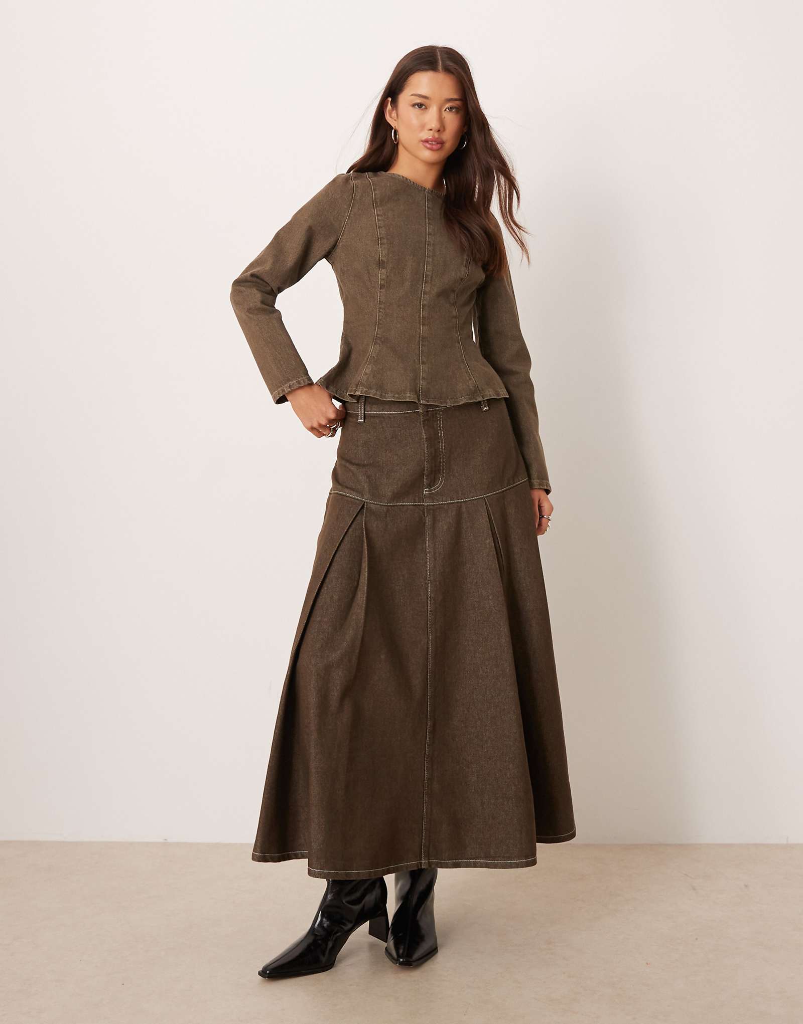 ASOS DESIGN khaki 14090₽